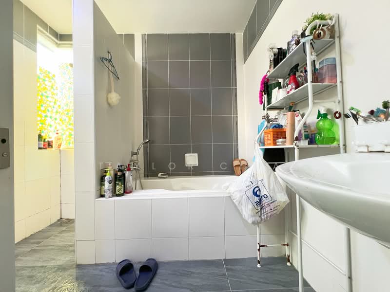 Semi-Detached House for Sale in Bandar Mahkota Cheras (Cheras) - Taylor Chia - Bathroom - PropertyGuru.com.my