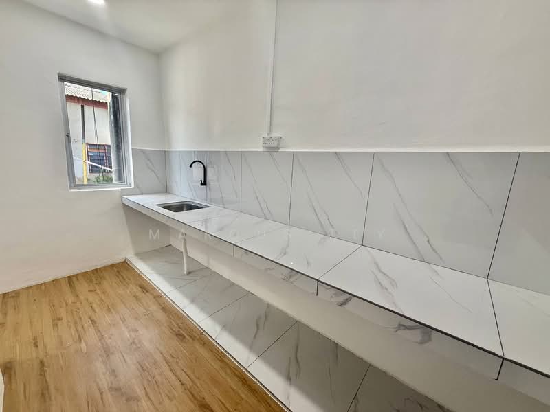 1-storey Terraced House for Sale in Taman Puteri (Kluang) - Marcus Tey - Kitchen - PropertyGuru.com.my