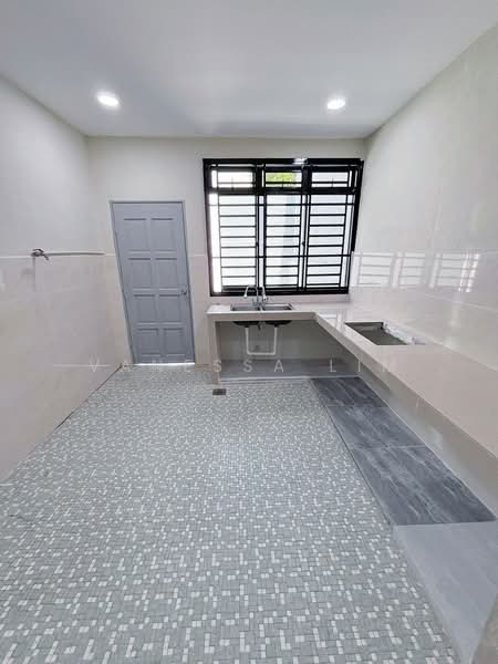Semi-Detached House for Sale in Taman Pelangi (Johor Bahru) - Vanessa Lim - Kitchen - PropertyGuru.com.my