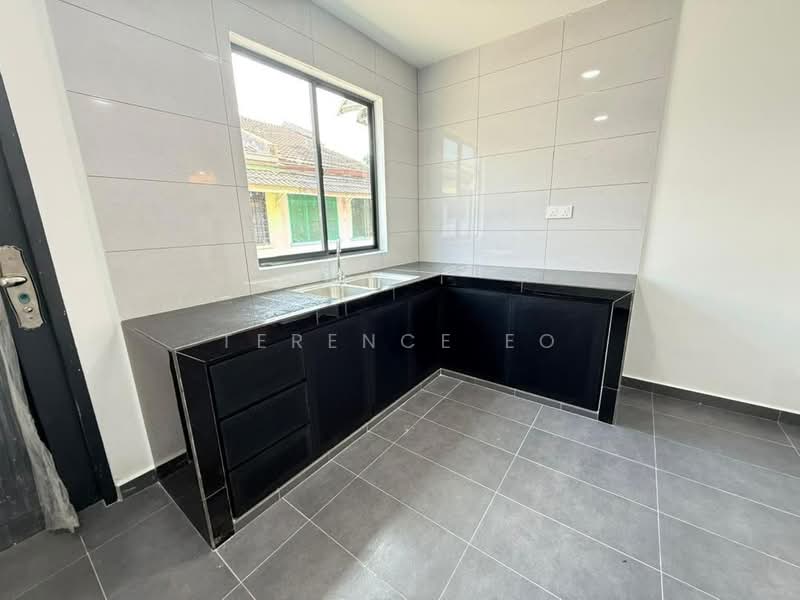 1-storey Terraced House for Sale in Johor Bahru (Johor) - Terence Eo - Kitchen - PropertyGuru.com.my