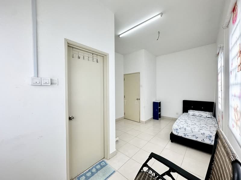 Rumah Teres 2 Tingkat untuk Dijual di Taman Seri Austin (Tebrau) - Yik Tat - Bedroom - PropertyGuru.com.my