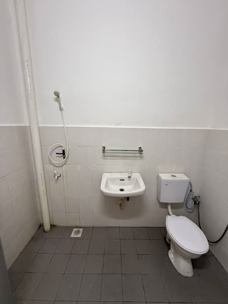 2-storey Terraced House for Sale in Taman Sri Kluang (Kluang) - Marcus Tey - Bathroom - PropertyGuru.com.my