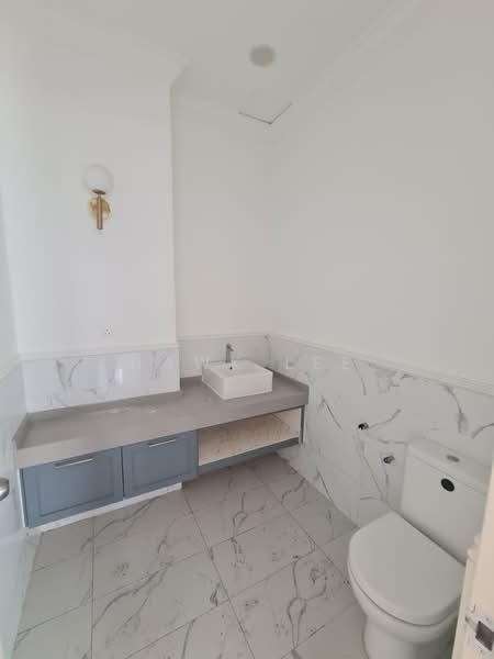 Rumah Teres 2 Tingkat untuk Dijual di Eco Majestic (Semenyih) - Hawk Lee - Bathroom - PropertyGuru.com.my