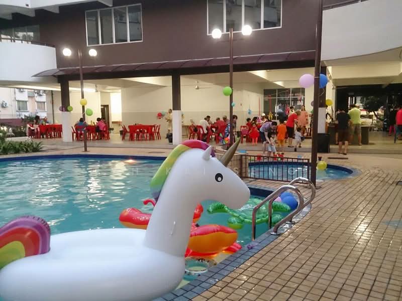 Hotel / Resort untuk Dijual di Taman Bukit Delima (Seremban) - Toh Kai Seng - Pool - PropertyGuru.com.my
