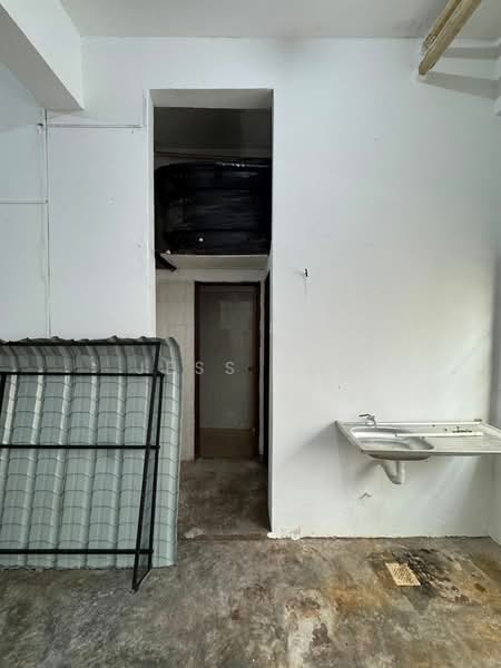 Shop for Rent in Taman Puncak Jalil (Seri Kembangan) - Jess Lau - Interior - PropertyGuru.com.my
