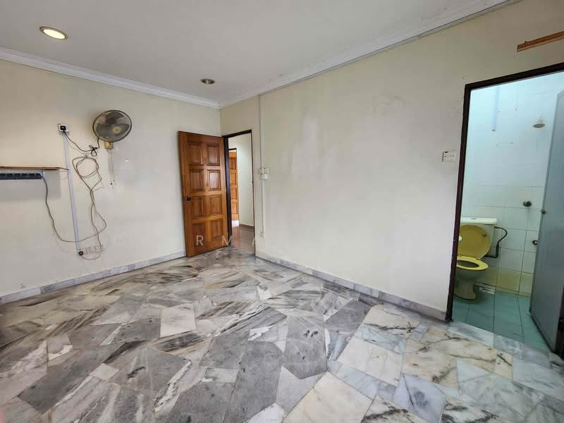1-storey Terraced House for Sale in Bandar Sri Damansara (Selangor) - Charmaine Tan - Bathroom - PropertyGuru.com.my
