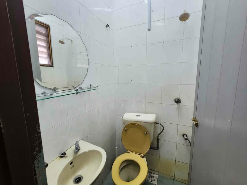 1-storey Terraced House for Sale in Bandar Sri Damansara (Selangor) - Charmaine Tan - Bathroom - PropertyGuru.com.my