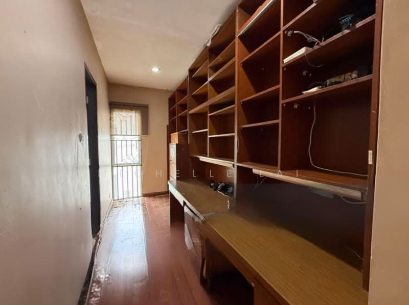 Bungalow for Sale in Taman Yarl (Jalan Klang Lama (Old Klang Road)) - Michelle Lai - Study - PropertyGuru.com.my