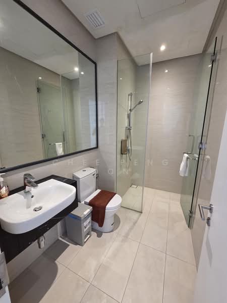 Servis Apartment untuk Dijual di Service Suites @ Pavilion Embassy - Gordon Oon - Bathroom - PropertyGuru.com.my