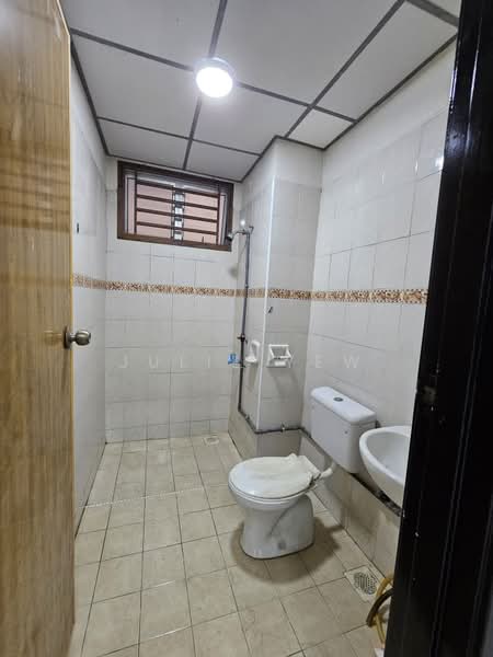 Service Residence for Sale at Nusa Perdana Apartment - Julie Yew - Bathroom - PropertyGuru.com.my
