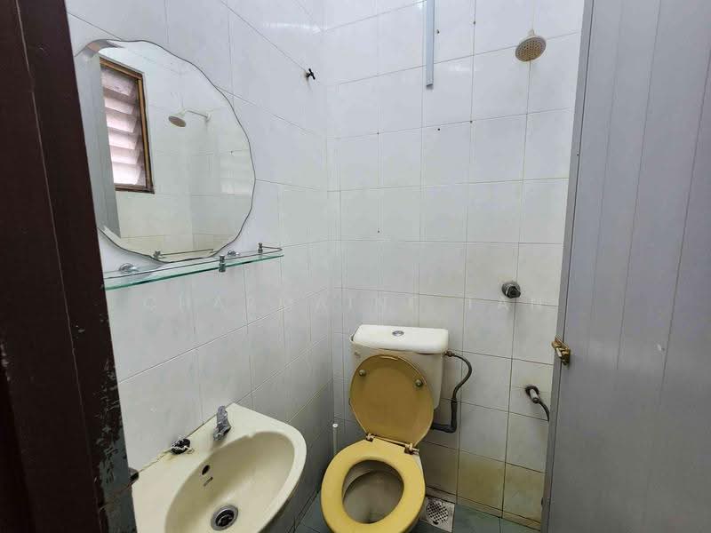 Rumah Teres 1-Tingkat untuk Dijual di Bandar Sri Damansara (Selangor) - Charmaine Tan - Bathroom - PropertyGuru.com.my