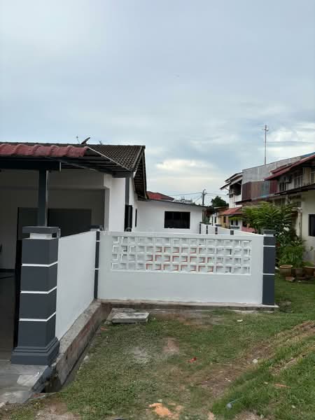 1-storey Terraced House for Sale in Ujong Pasir (Melaka) - Woon . - Exterior - PropertyGuru.com.my