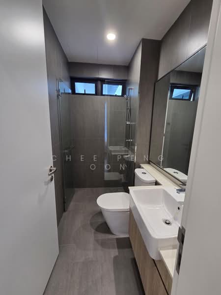 Service Residence for Sale at 10 Stonor - Gordon Oon - Bathroom - PropertyGuru.com.my