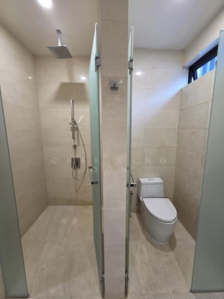 Service Residence for Sale at 10 Stonor - Gordon Oon - Bathroom - PropertyGuru.com.my