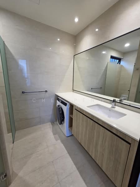 Service Residence for Sale at 10 Stonor - Gordon Oon - Bathroom - PropertyGuru.com.my