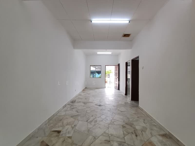 1-storey Terraced House for Sale in Taman Serdang Raya (Seri Kembangan) - Lewis Tam - PropertyGuru.com.my