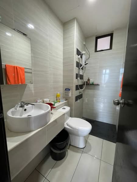 Service Residence for Rent at D'Summit Residences - Zoey Lee - Bathroom - PropertyGuru.com.my