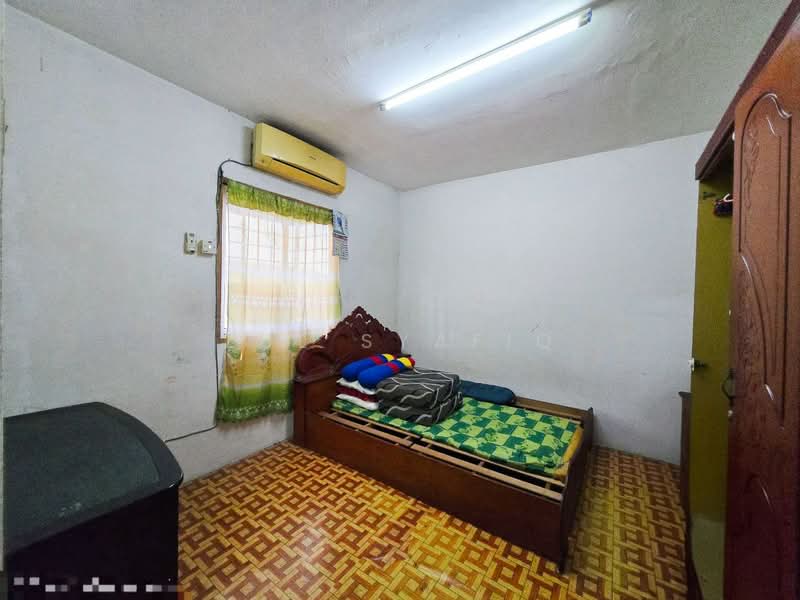 Rumah Flat untuk Dijual di Lestari Apartment - Zul Syafiq - Bedroom - PropertyGuru.com.my