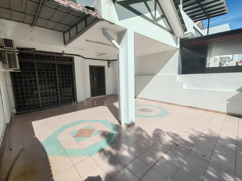 2-storey Terraced House for Sale in Taman Bukit Mewah (Tampoi) - Helen Tan - Exterior - PropertyGuru.com.my