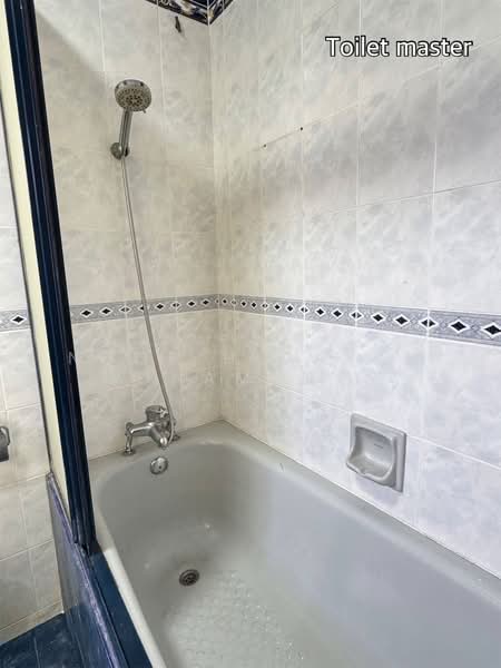 Rumah Berkembar untuk Dijual di Shah Alam (Selangor) - Noor Hidayah Mohamad Noor - Bathroom - PropertyGuru.com.my