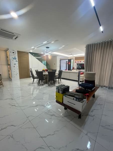 Rumah Berkembar untuk Dijual di Kapar (Selangor) - Max Peh - Living Room - PropertyGuru.com.my