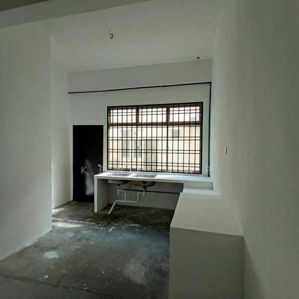 Shop for Rent in Ulu Tiram (Johor) - Kent Yap - Kitchen - PropertyGuru.com.my
