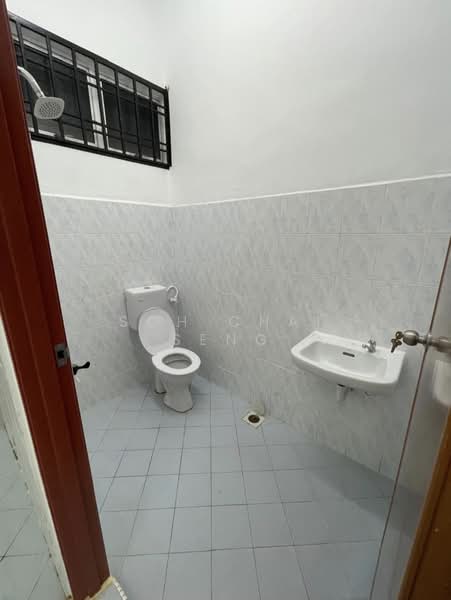 3-storey Terraced House for Rent in Skudai (Johor) - Soh Chai Seng - Bathroom - PropertyGuru.com.my