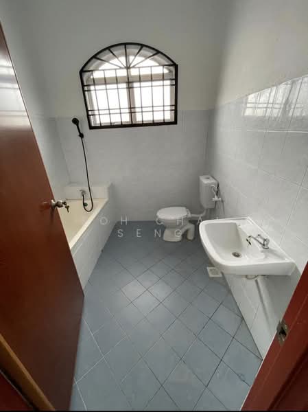 3-storey Terraced House for Rent in Skudai (Johor) - Soh Chai Seng - Bathroom - PropertyGuru.com.my