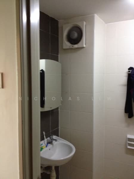 Townhouse for Sale in Seri Kembangan (Selangor) - Nicholas Lew - Bathroom - PropertyGuru.com.my