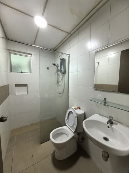 Apartment for Rent at Akasia Apartment - Lily Yap DH - Bathroom - PropertyGuru.com.my