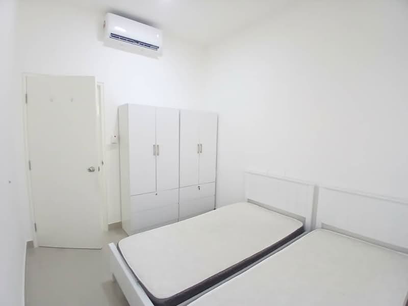 2nd Bedroom