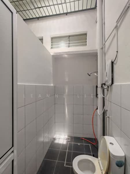 1-storey Terraced House for Rent in Taman Pelangi (Johor Bahru) - Leanne Liew - Bathroom - PropertyGuru.com.my
