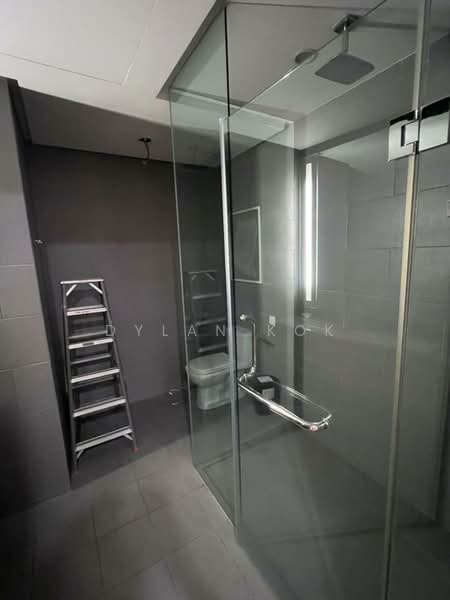 Servis Apartment untuk Disewa di Fraser Residence (188 Suites) - Dylan Kok - Bathroom - PropertyGuru.com.my