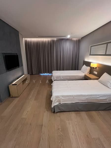 Servis Apartment untuk Disewa di Fraser Residence (188 Suites) - Dylan Kok - Bedroom - PropertyGuru.com.my