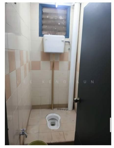 Pangsapuri untuk Dijual di Taman Sentosa Perdana - Lee Keng Aun - Bathroom - PropertyGuru.com.my