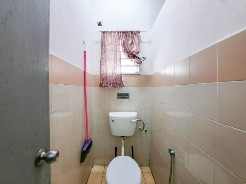 Pangsapuri untuk Dijual di Residensi Bistaria - Zul Syafiq - Bathroom - PropertyGuru.com.my