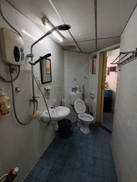 Pangsapuri untuk Disewa di Nova II - Ryan Tee - Bathroom - PropertyGuru.com.my