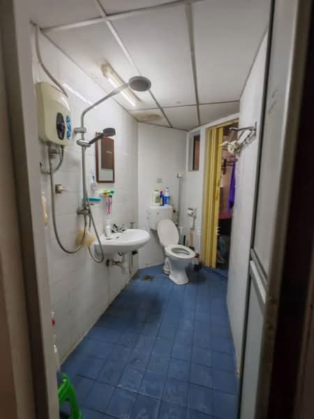 Pangsapuri untuk Disewa di Nova II - Ryan Tee - Bathroom - PropertyGuru.com.my