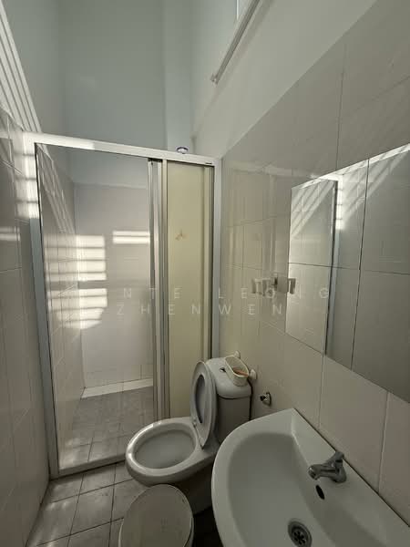Rumah Teres 2 Tingkat untuk Dijual di Taman Saga Emas (Kajang) - Dante Leong Zhenwen - Bathroom - PropertyGuru.com.my