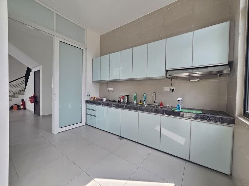 Semi-Detached House for Sale in Batu 9 (Cheras) - Jeffrey Pang - Kitchen - PropertyGuru.com.my