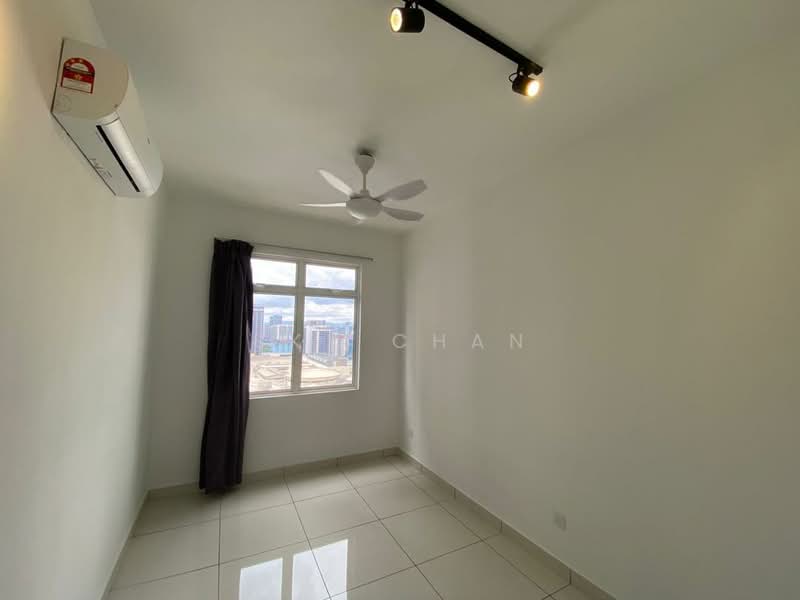 Condominium for Sale at Paraiso Residence @ The Earth - Sky Chan - Bedroom - PropertyGuru.com.my