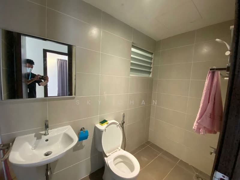 Condominium for Sale at Paraiso Residence @ The Earth - Sky Chan - Bathroom - PropertyGuru.com.my