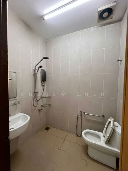 Banglo Pautan untuk Dijual di Seksyen 1 (Petaling Jaya) - Andrew Chen - Bathroom - PropertyGuru.com.my