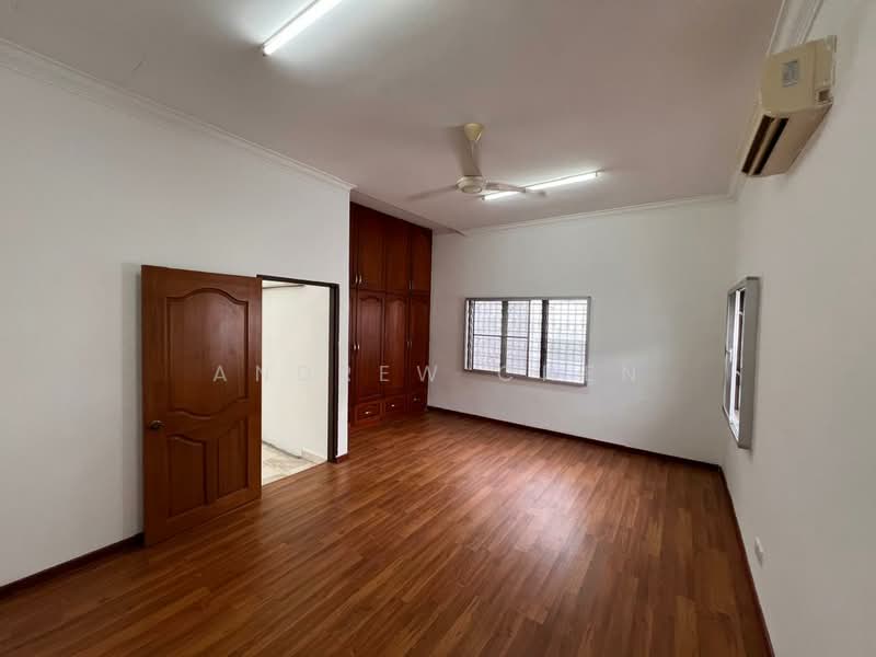 Banglo Pautan untuk Dijual di Seksyen 1 (Petaling Jaya) - Andrew Chen - Bedroom - PropertyGuru.com.my