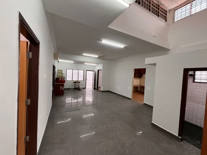 Banglo Pautan untuk Dijual di Seksyen 1 (Petaling Jaya) - Andrew Chen - Living Room - PropertyGuru.com.my