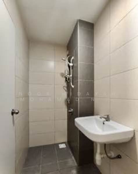 Condominium for Sale at The Holmes 1 - Noor Hidayah Mohamad Noor - Bathroom - PropertyGuru.com.my