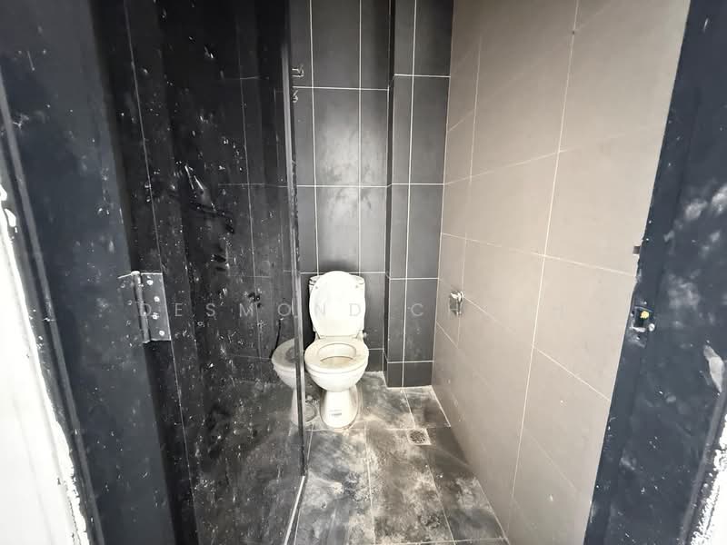 Shop for Rent in Tanjung Tokong (Penang) - Desmond Chuah - Bathroom - PropertyGuru.com.my