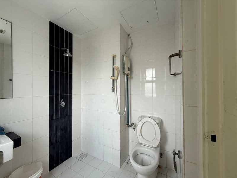 Kondominium untuk Disewa di Plaza Menjalara - Alison Chiu - Bathroom - PropertyGuru.com.my