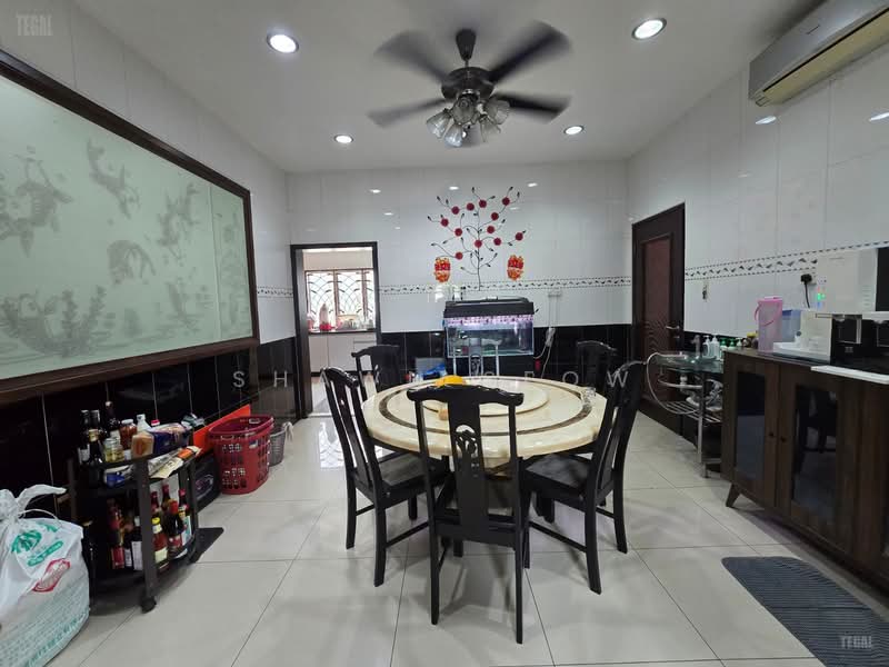 2.5-storey Terraced House for Sale in Ambang Botanic (Klang) - Shawn Seow - Dining Room - PropertyGuru.com.my