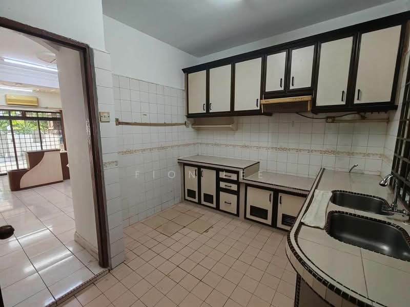 2-storey Terraced House for Sale in Tampoi (Johor) - Fion Lee - Kitchen - PropertyGuru.com.my